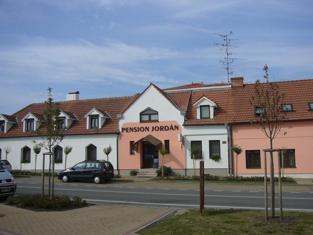 Hotel Galant Lednice Exterior foto